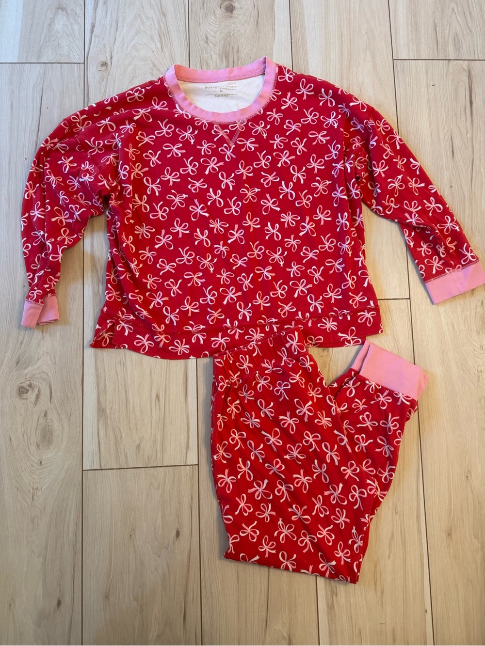 The Beaufort Bonnet Company Red Bow-Print Kids Pajama Set with Pink Trim